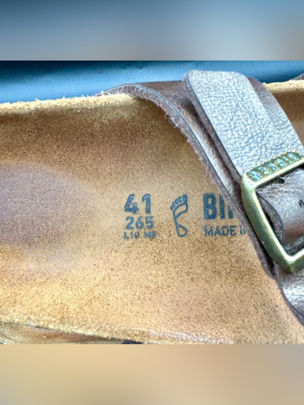 BIRKENSTOCK Mayari Toe-Loop Sandals. Metallic Taupe Finish. EU Size 41 - Picture 7 of 8